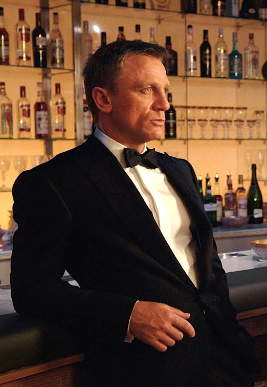 Pappaufsteller lebensgross Dinner Suit Daniel Craig 