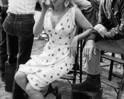 Marilyn Monroe and Clark Gable in The Misfits